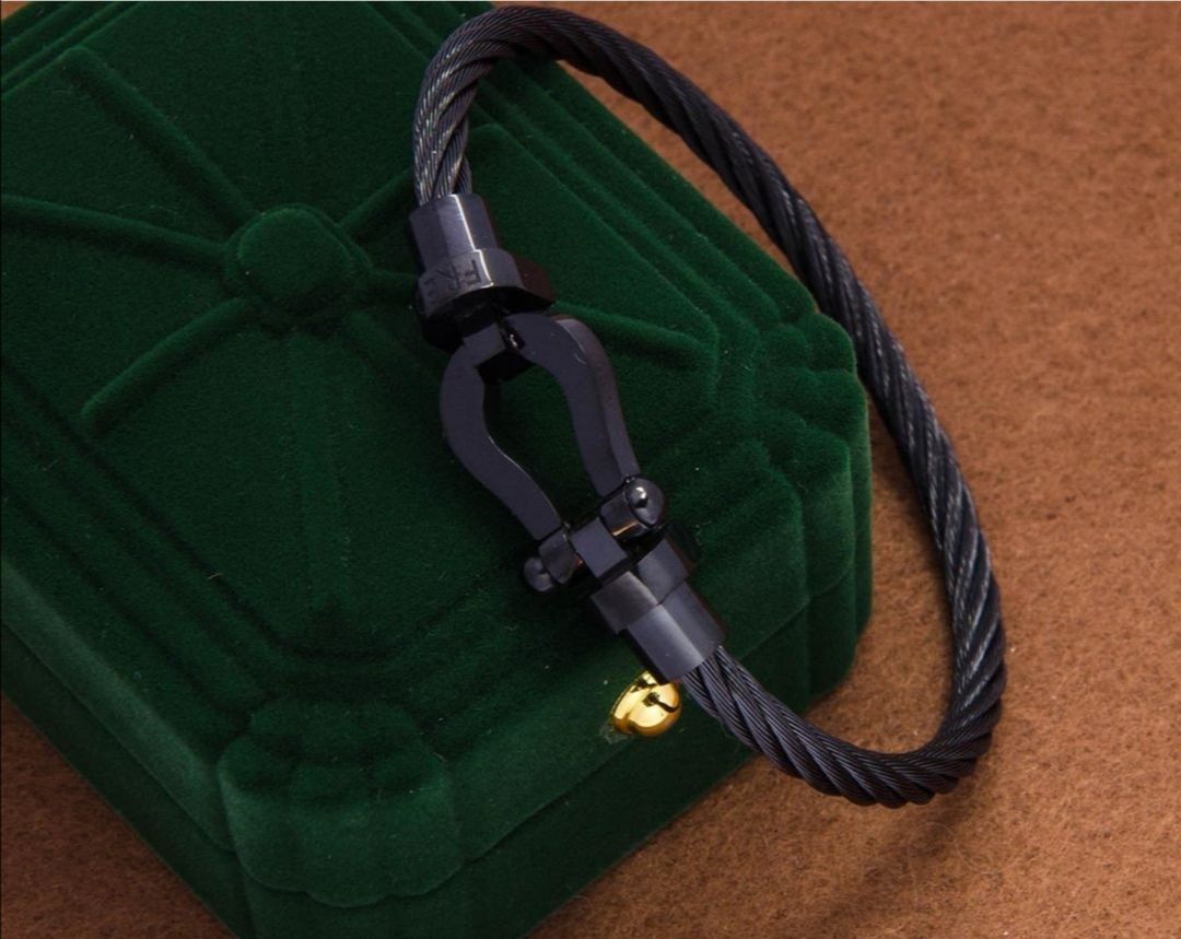 735752B1-360A-4A13-BC02-E058B9F1F993