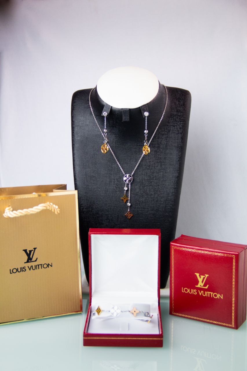 6E8E2E1B-3F0A-442D-8B2B-9E97407EA6E9